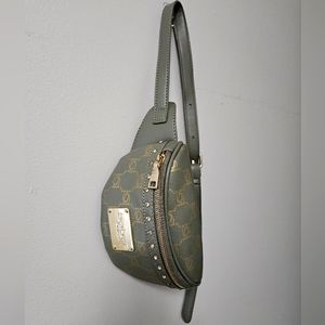 Bebe belt bag. Fits size 25,26,27 Waistline and up